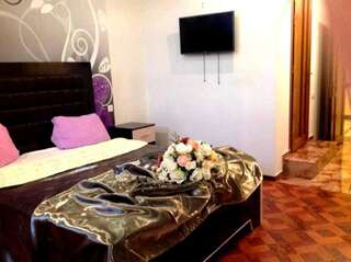 Отель Narek+ Ереван Трехместный номер «Комфорт» с душем-7