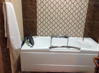 Отель Narek+ Ереван Семейный номер с ванной-3